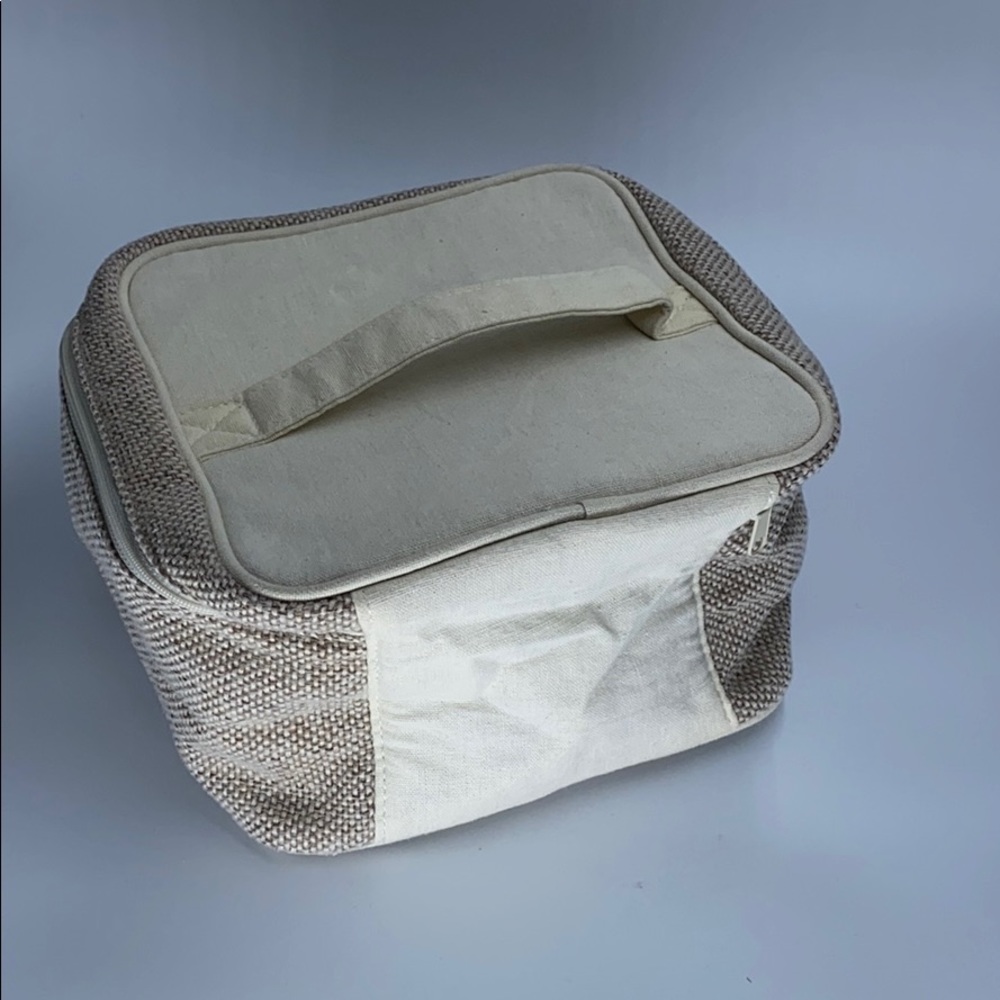 make up bag for travel??? NWOT